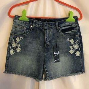 Earl Jeans Shorts With Flowers Embroidered Sz 10